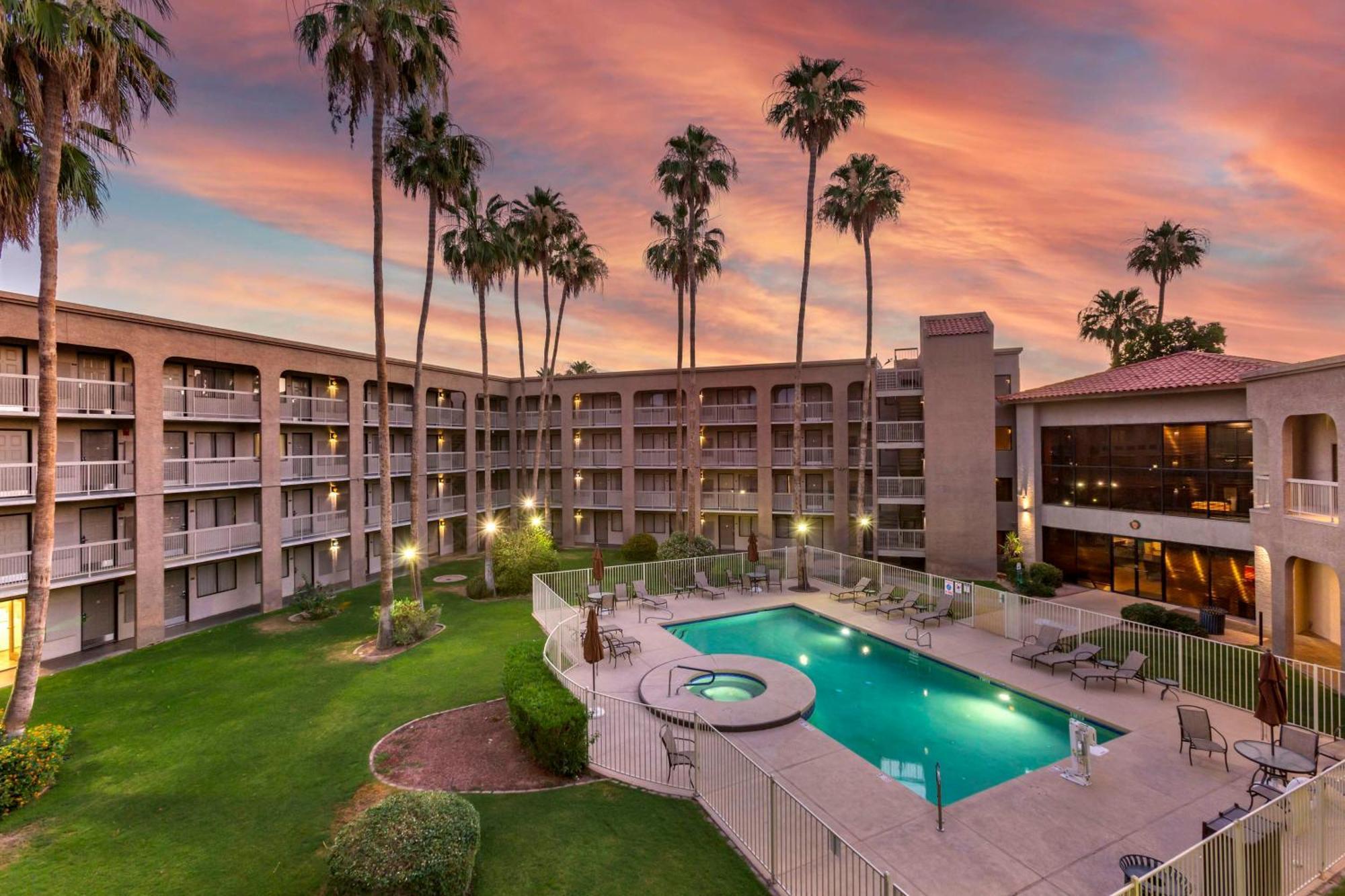Best Western Plus Scottsdale Thunderbird Suites Eksteriør bilde
